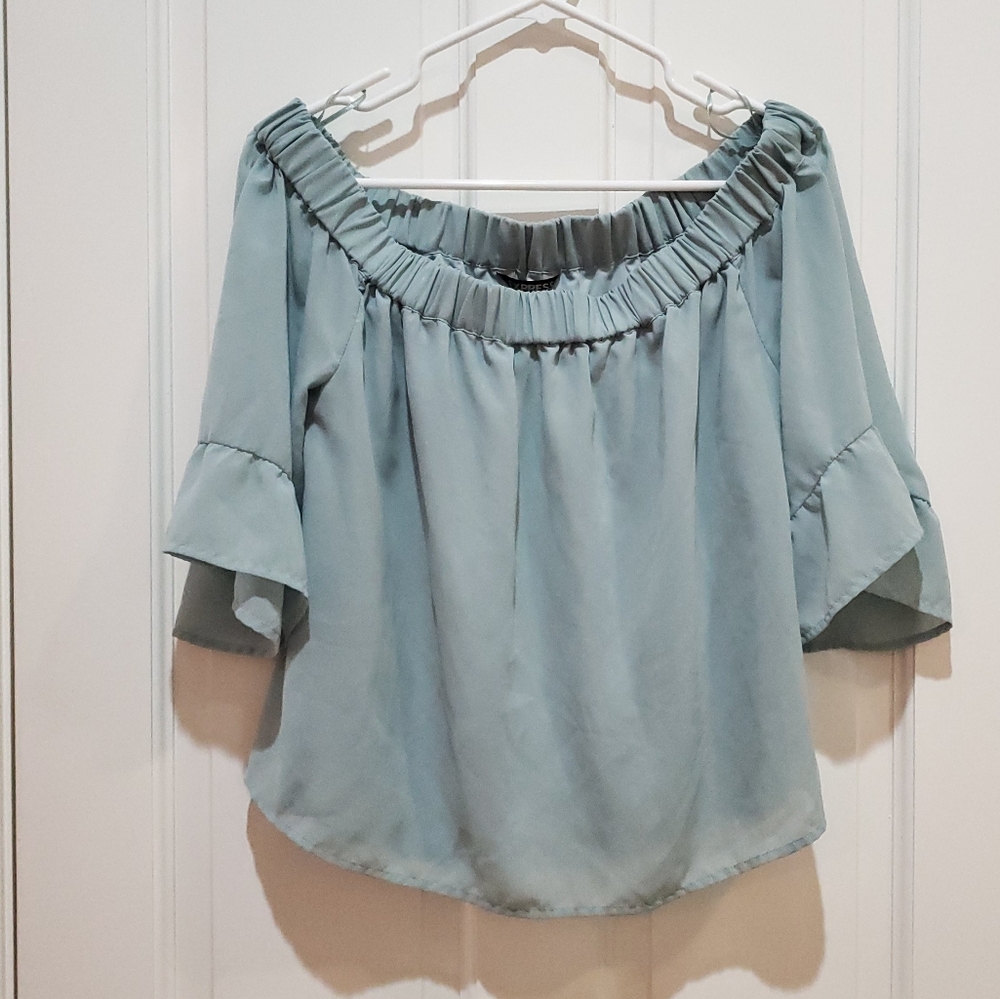 2 for 12$👈Express Off Shoulder Flutter Top